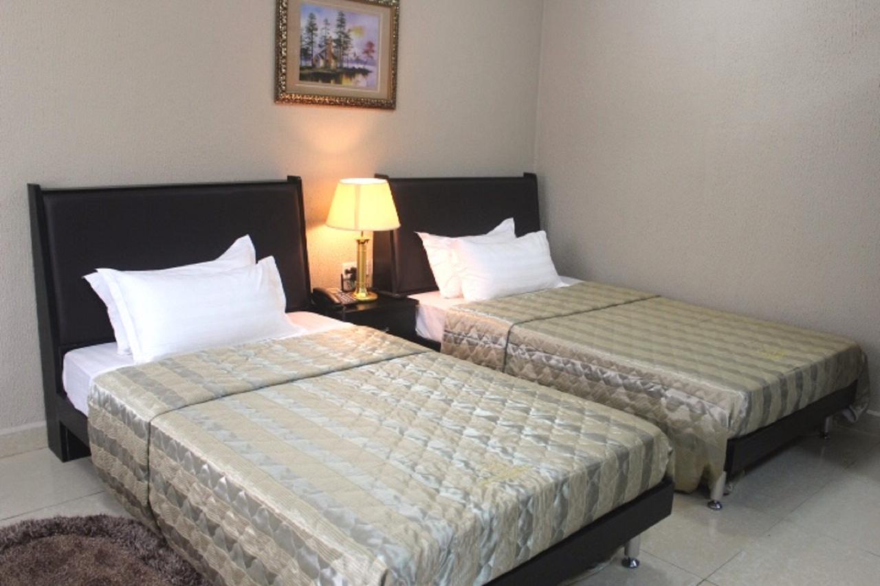Corina Hotel Monrovia Exterior photo