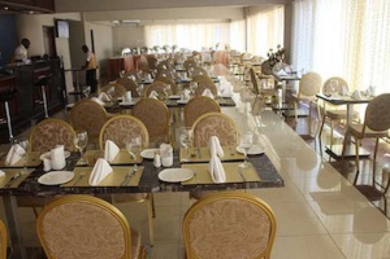 Corina Hotel Monrovia Exterior photo