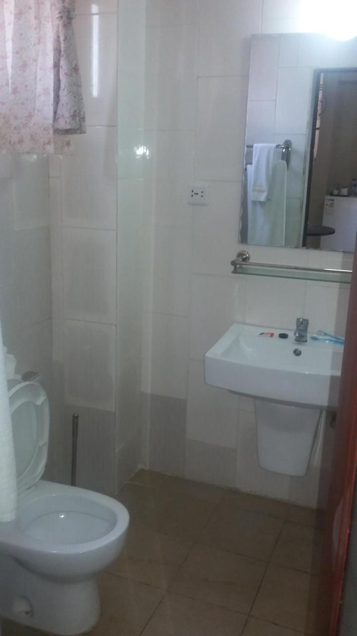 Corina Hotel Monrovia Exterior photo