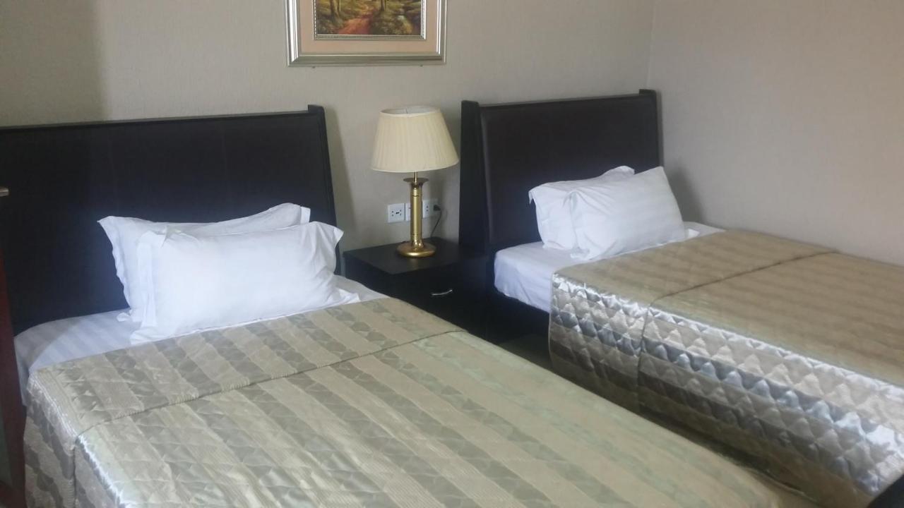 Corina Hotel Monrovia Exterior photo